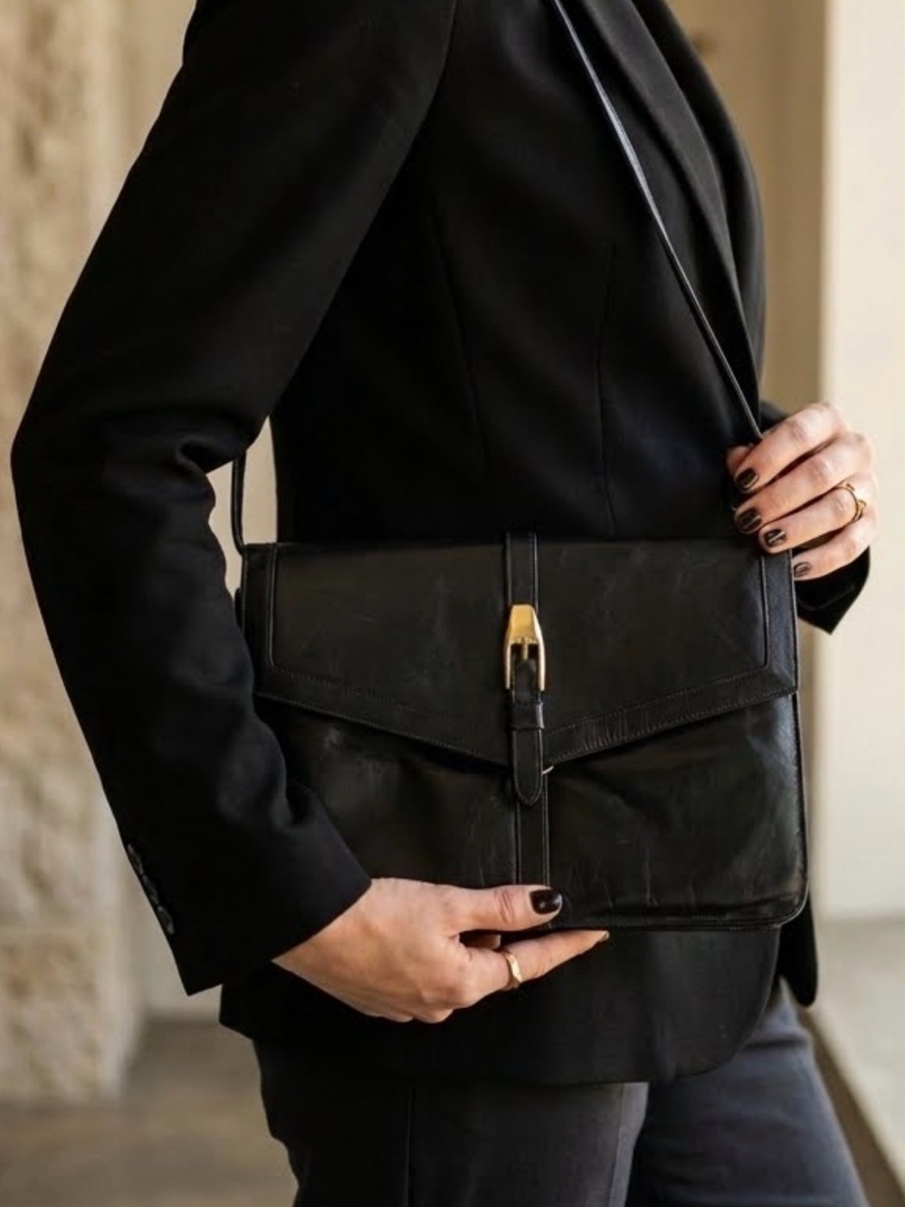 Vintage Koret Black Leather Women’s Shoulder/Crossbody Bag with Red Interior